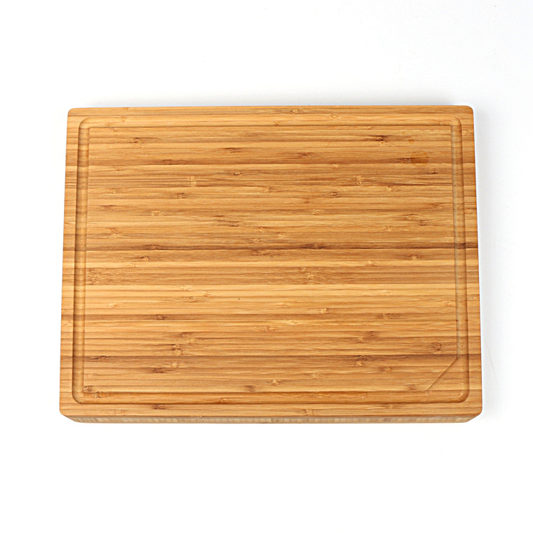 BAMBOO CUTTING BOARD