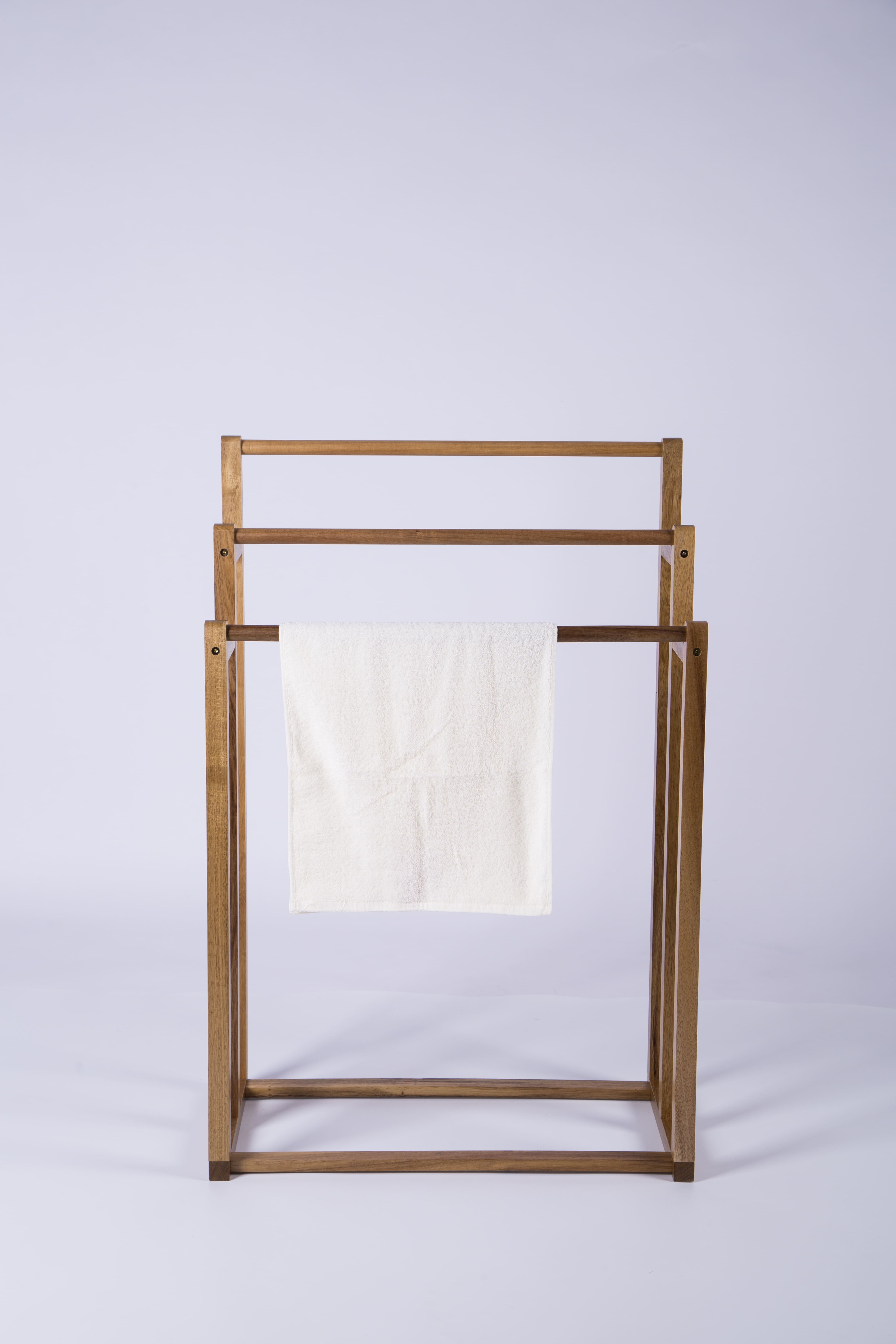 WOOD TOWEL RACK