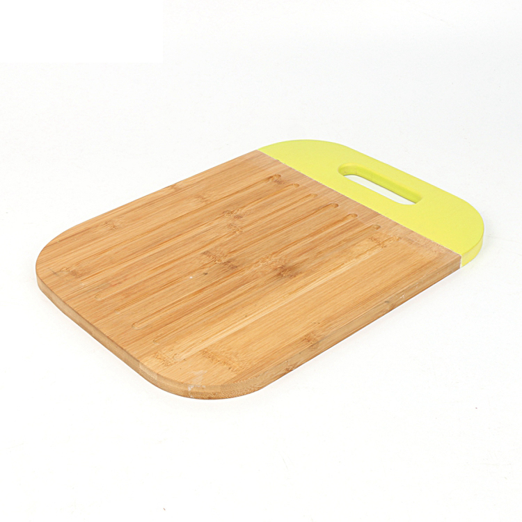 BAMBOO CUTTING BOARD