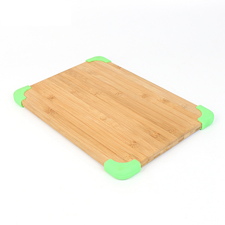 BAMBOO CUTTING BOARD