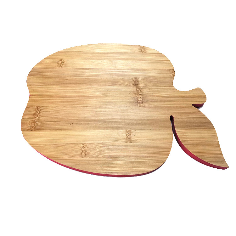 BAMBOO CUTTING BOARD
