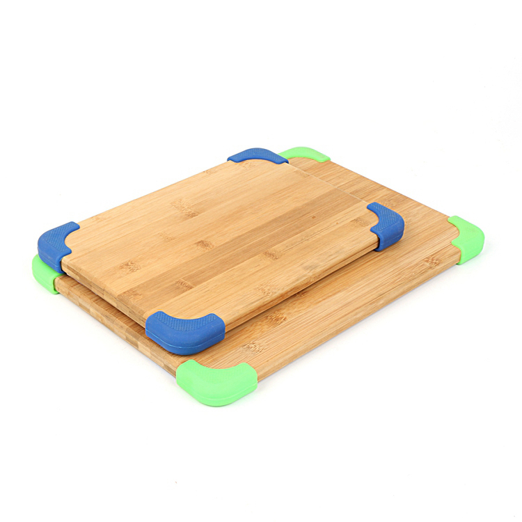 BAMBOO CUTTING BOARD