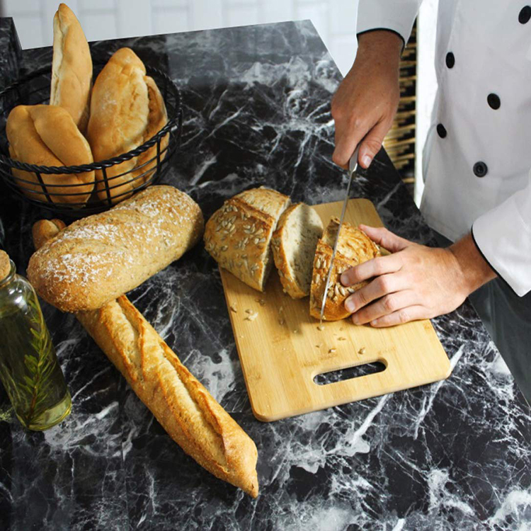 BAMBOO CUTTING BOARD