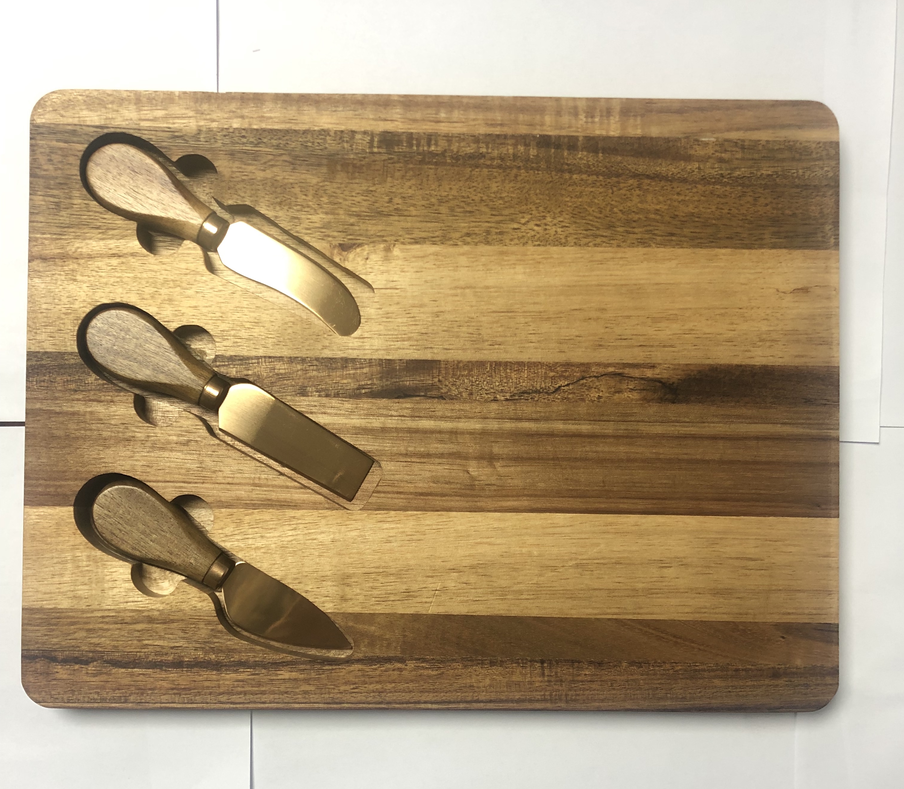 ACACIA WOOD CHEESE BOARD